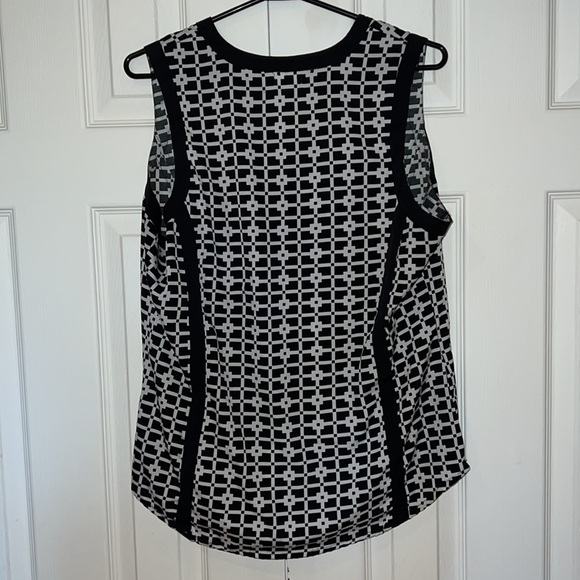 Geo print Tory  sleeveless tunic blouse Sz L - Picture 5 of 11